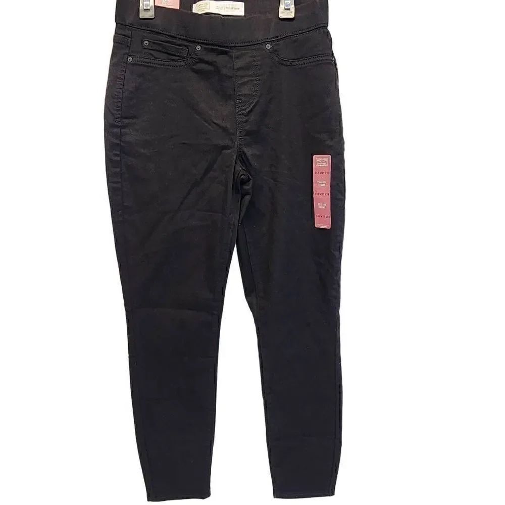 Signature by Levi Strauss & Co. Gold Label Women's Totally Shaping Pull-on Skinn